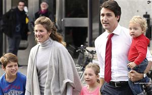 Justin Trudeau with his wife, Sophie Gregoire Trudeau & kids